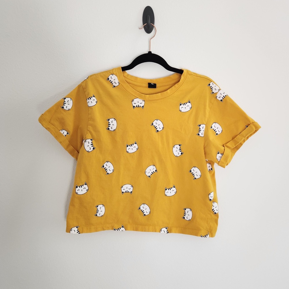 Yellow Cat Print Crop T Shirt Youth size XL Short Sleeve Crew Neck